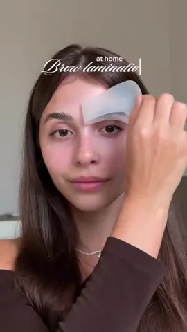 Sculpt & Seal Reusable Brow Wrap is the ultimate tool to lock in product, sculpt cleanly and elevate your at-home lamination game 👏✨ #browcode #diylamination #browlamination #browlaminationproducts #beautyhacks 