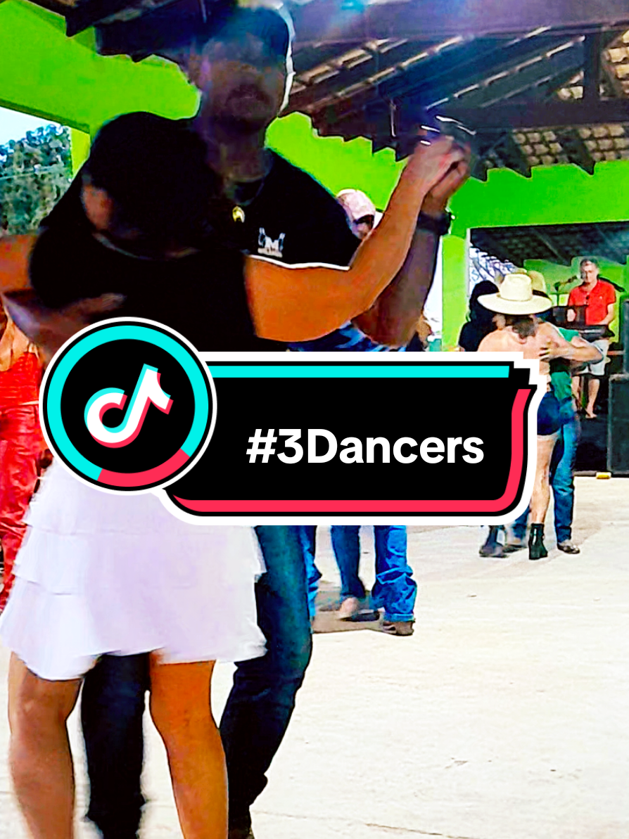 3Dancers. #creatorsearchinsights #dance    #lambadao #vaiprofycaramba #DançaNaRoça 