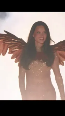#victoriasecretfashionshow #VSFashionshow2025 #VSFS #adrianalima 