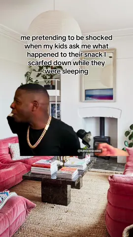 I’m just returning the favor on all the food they take from me🤷🏽‍♀️😂 it’s on right???? #momlife #motherhoodunfiltered #lifeasamok #momhumor #blackyoungsta #Meme #MemeCut 