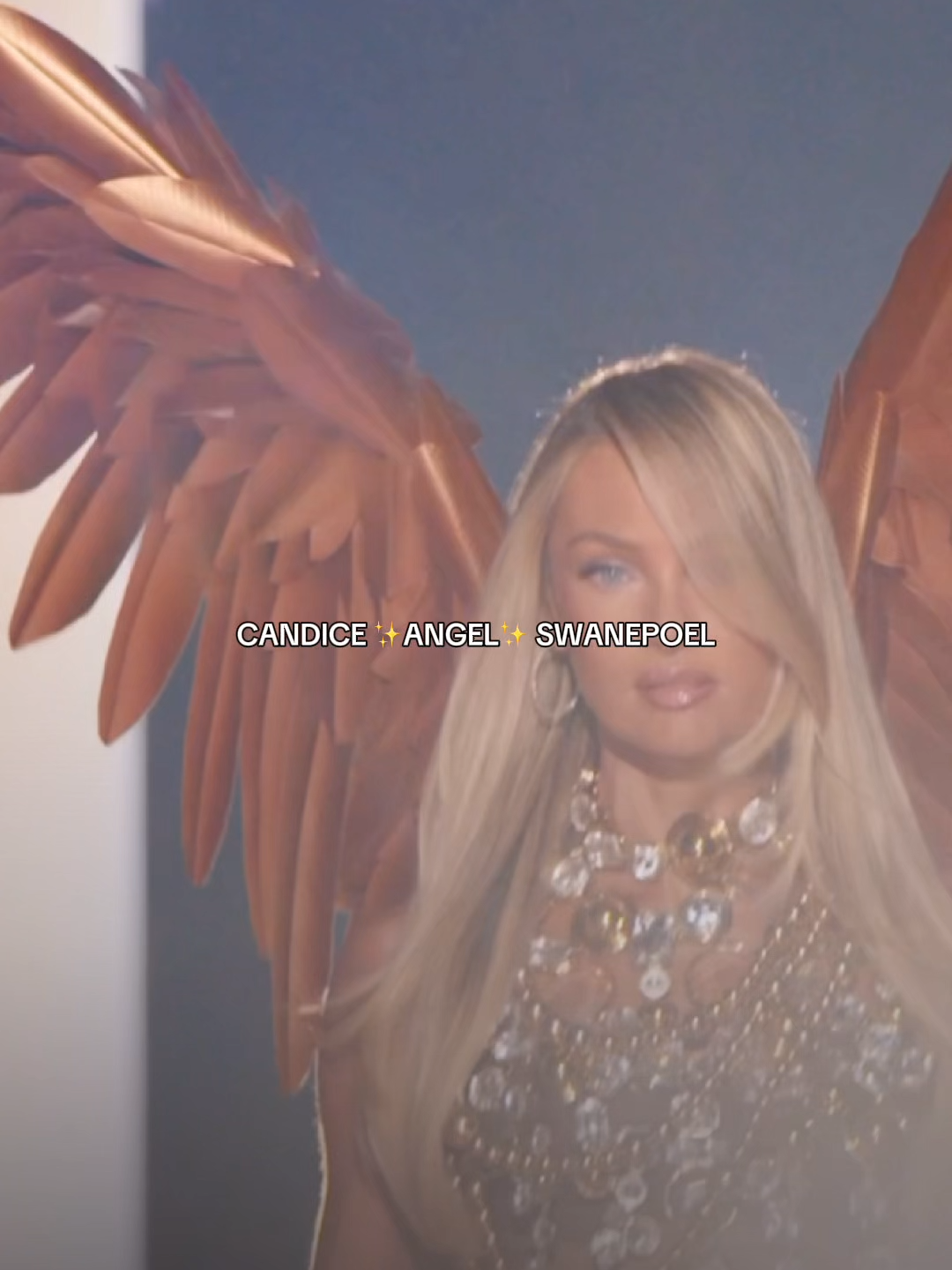 Candice Swanepoel impecável no Victoria's Secret Fashion Show 💫 #TikTokFashion #vsfs #vsfashionshow #candiceswanepoel