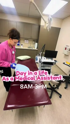 Day in a life as a medical assistant + how much we REALLY make 🫶🏽#medicalassistant #cma #nursesoftiktok #payday 