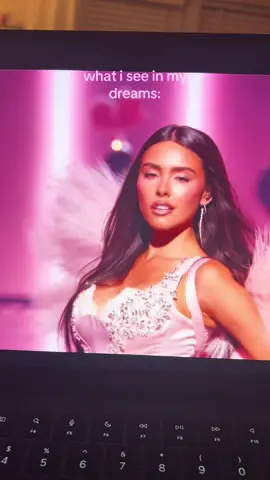 i am stunned holy guacamole what an angel. my jaw was so far down. @madison beer i luv u || #madisonbeer #victoriasecretshow #victoriassecret #singer #madisonbeeredit 