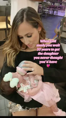 So obsessed with our perfect rainbow baby 🙏🏽😍 #livephotos #firsttimegirlmom #newbornbabygirl #momsover30 #girlmomclub 