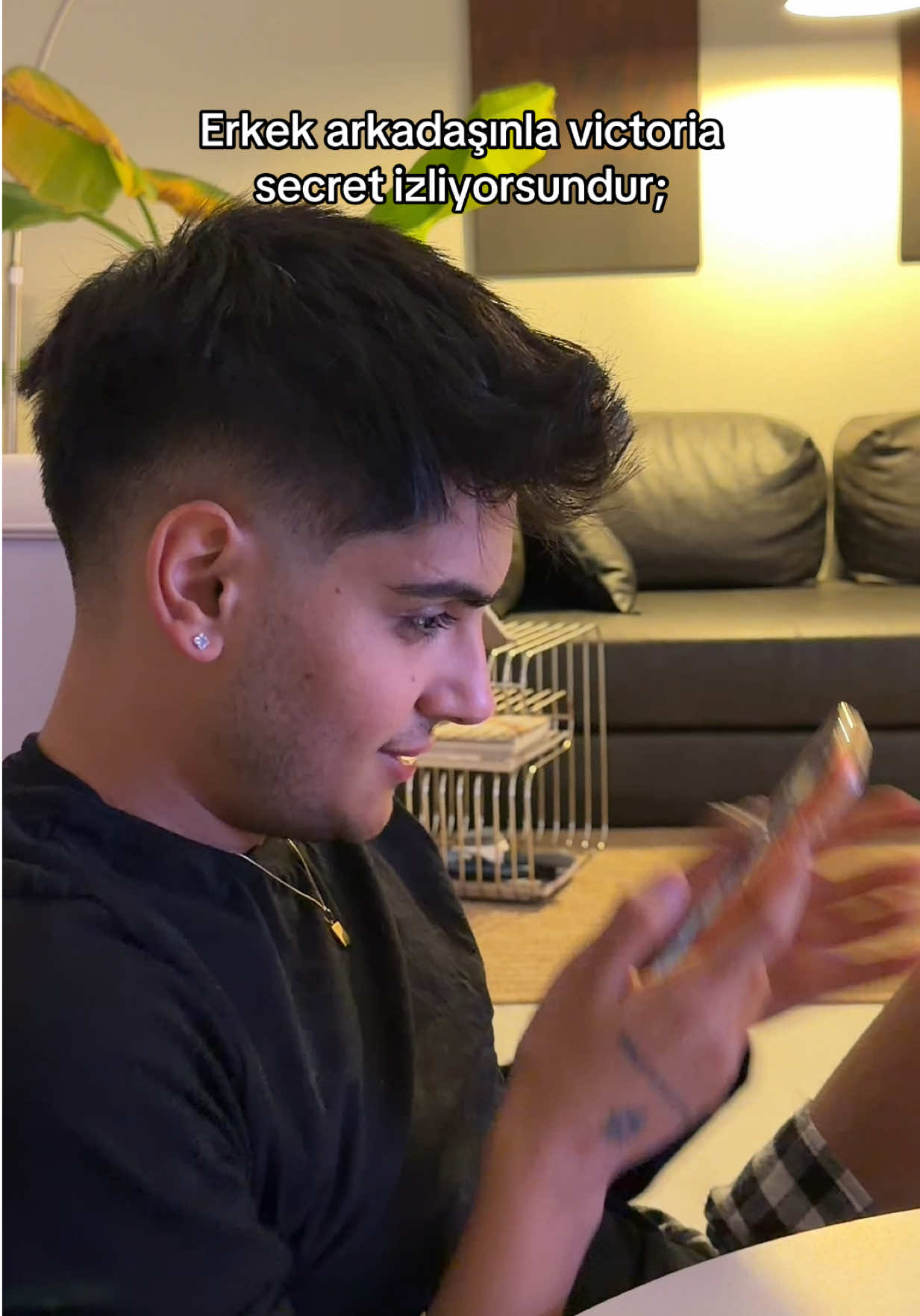 Ama o izleyemez akdödodökd *reklam