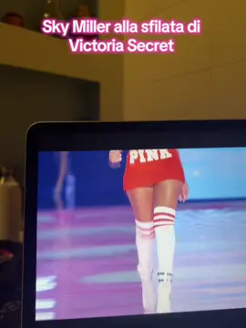 Limitless ovunque ormai @Karim B 🍒 @Victoria’s Secret  #sfilata #victoriasecret #limitless #victoriasecretfashionshown2025 