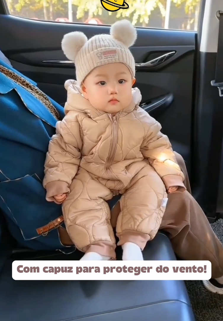 Macacão Bear Inverno Brincarzi 🧡 Um Macacão Colete para aproveitar brincando os dias de inverno. Com abertura frontal para trocar a fralda com facilidade, feito com tecido térmico. Aproveite nossa promoção de 10% OFF para compras acima de R$157 🛒😍 Para adquirir, o link está na nossa bio @lojabrincarzi ou comente “eu quero” que enviamos para você no privado! 👶   #bebe #brinquedo #kids #bebezinho #mamae 