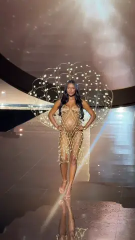 Así es como se abre el Victoria Secret Fashion Show 2025 ✨️ #victoriassecretfashionshow #fyp #pasarela 