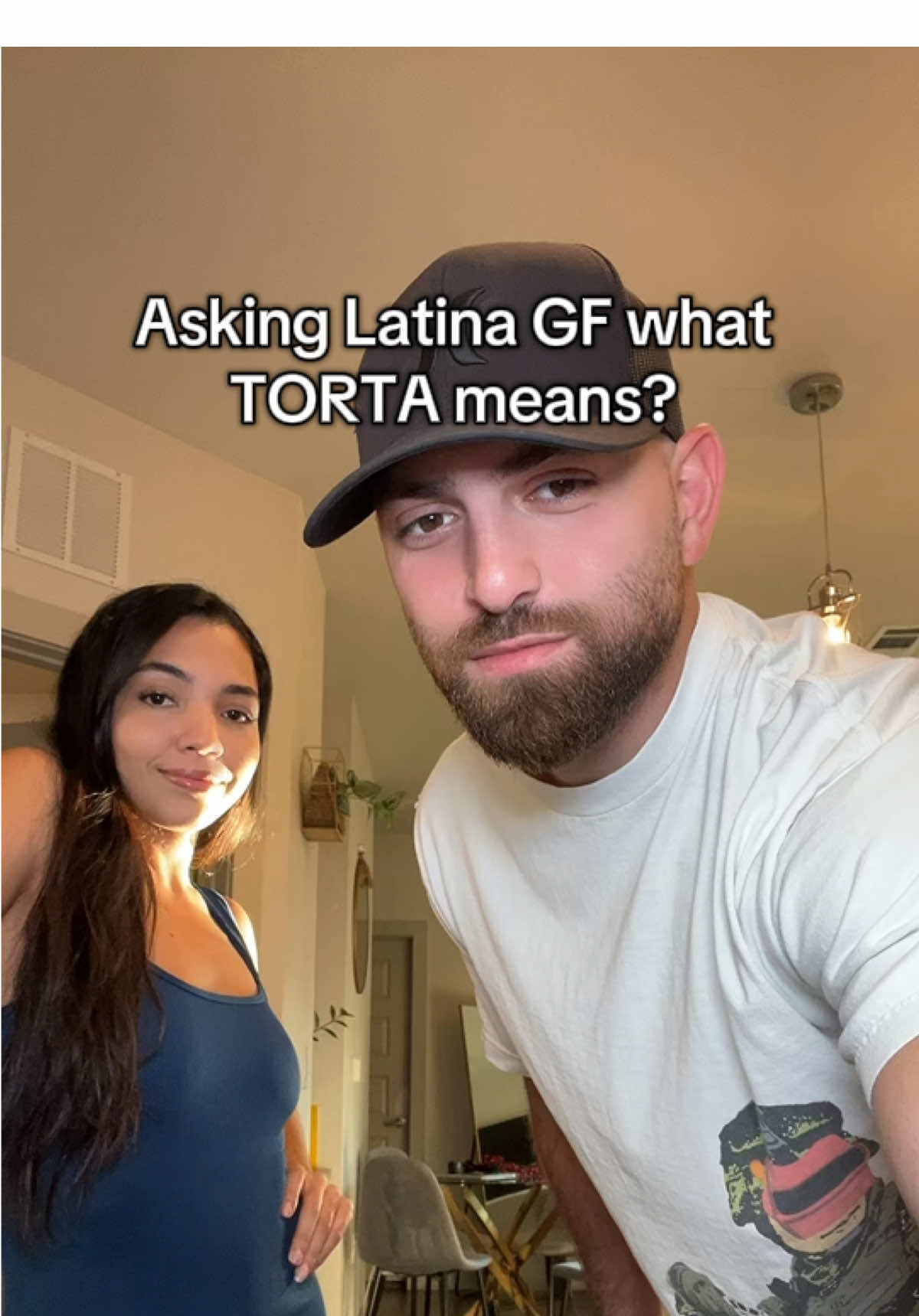 I’m teaching her Spanish now?! 😭 Este gringo sí es raza #couplecomedy #texas #latina #couplegoals #español 