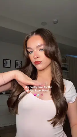 ITS TIMEEEE!!! (got my popcorn 🍿) #victoriassecret #trending #makeup #viral #blowout 