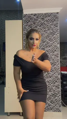 Özge qadina baxmaq evezine. Dön bax gor neçesi senin qadinina hesretdi…