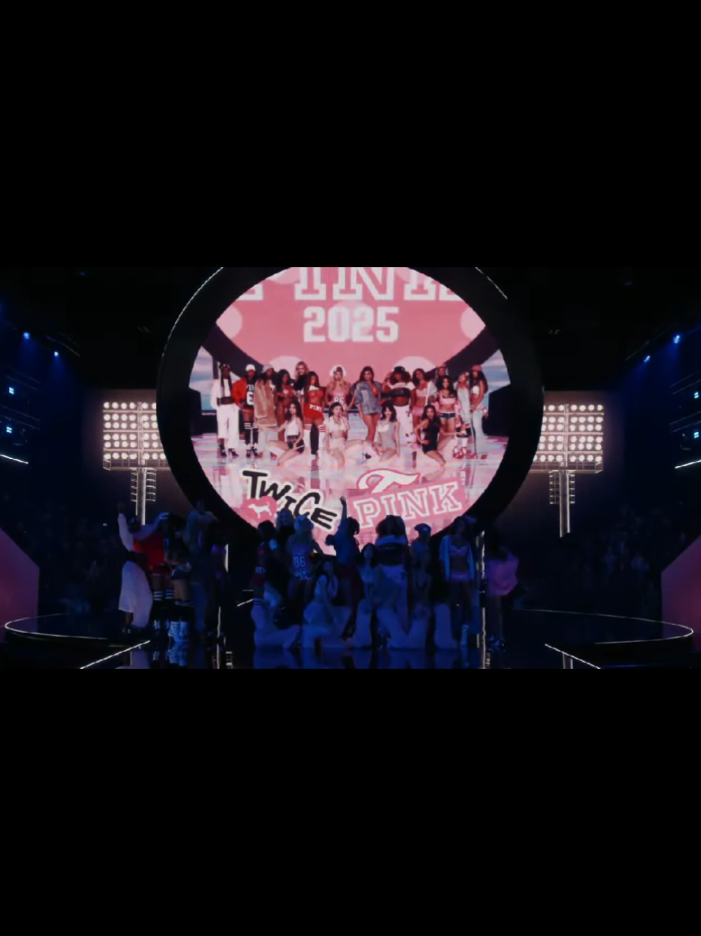 OMG AMOOO 💕🫶🏻💘 #twiceonce  #fypppp  #victoriassecretshow #twiceedit #xzyabc 