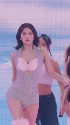 hirai momo🫦 #momo #hiraimomo #twice #victoriassecretfashionshow 