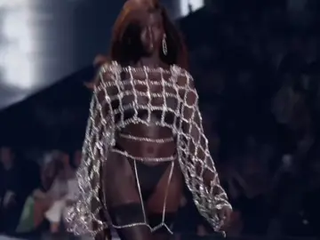 Anok Yai Victoria’s Secret Fashion show  #victoriassecretfashionshow #anokyai #model 