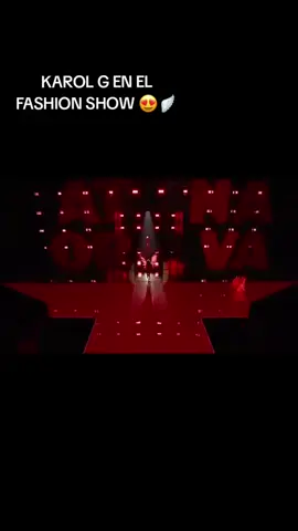 KAROL G EN EL FASHION SHOW DE VICTORIA'S SECRET 😍🪽 #fashion #victoriassecretfashionshow #karolg #tiktok #fypシ゚ @Karol G @Victoria’s Secret 