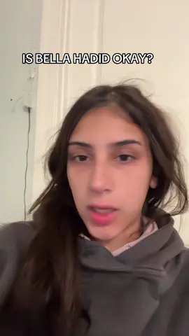 Idk why I thought Bella Hadid  looked like she was going to faint?! I HOPE OUR QUEEN IS OKAY #fyp #bellahadid #victoriassecretfashionshow 