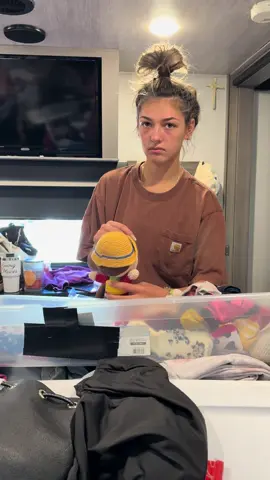 Her dad is coming to organize her closet. If looks could kill. I’d be long dead. @bethany_espinoza 