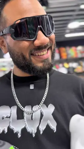 🔥 ¡Llegaron las Nike Air Max Fire! 🔥 El fuego ahora se lleva en los pies. Diseño explosivo, detalles que resaltan y la comodidad legendaria del aire visible. Listas para encender cada paso 🔥👟 #Clux #NikeAirMaxFire #NewDrop #StreetStyle #SneakerHeat 