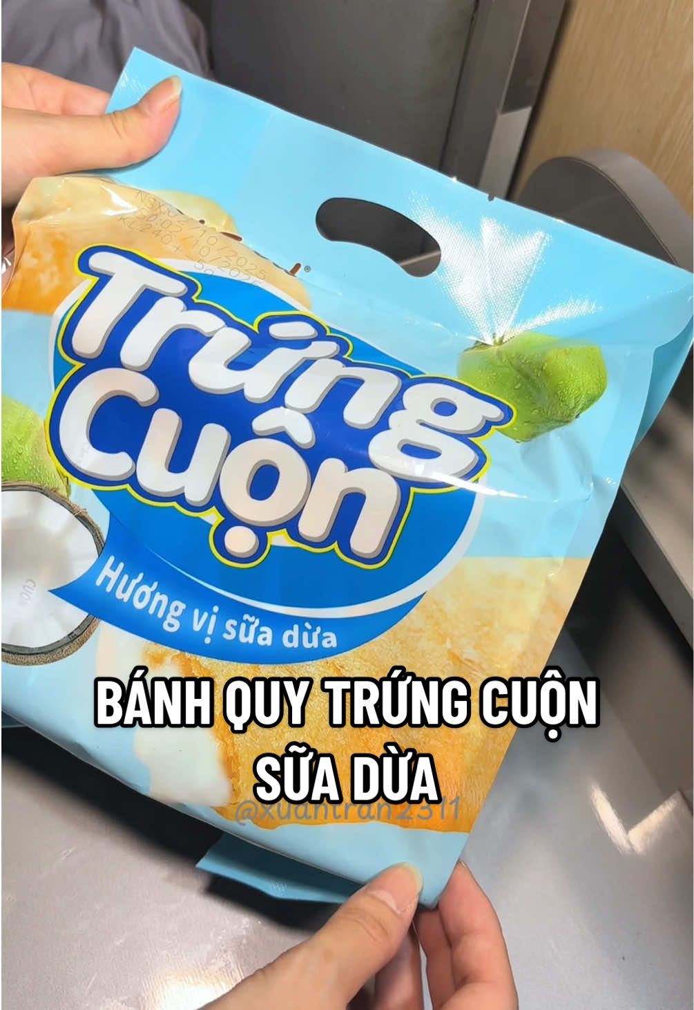 Bánh quy trứng cuộn hương vị sữa dừa, cho team mê ăn vặt giống mình nè 🤭 #doanvat #trungcuonsuadua #banhquytrungcuon #banhtrungcuon #reviewanngon 