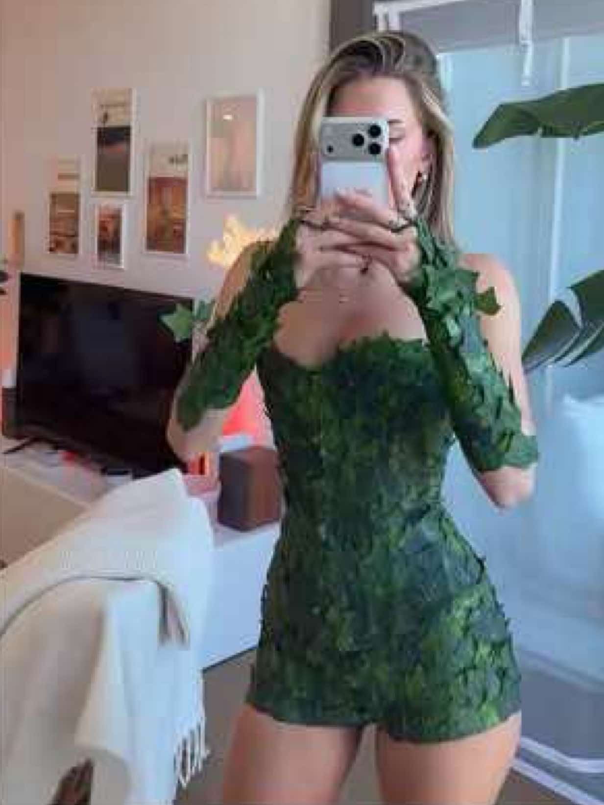 NOT FINISHED, just a little sneak peak of all my hard work 🎃 #halloweencostumeideas #halloweenoutfit #cosplay #fyp