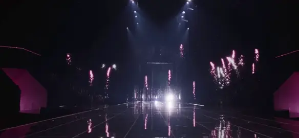 𝒱𝐼𝒞𝒯𝒪𝑅𝐼𝒜 𝒮𝐸𝒞𝑅𝐸𝒯 - 2025 show ending, obsessed is an understatement. #fyp #viral #victoriasecret #victoriasecret2025 #makemefamous 