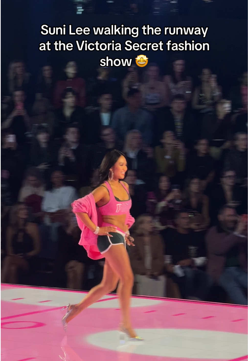 (via @Katie Feeney) #fashion #sunilee #gymnastics #espnsocial #victoriasecretfashionshow 