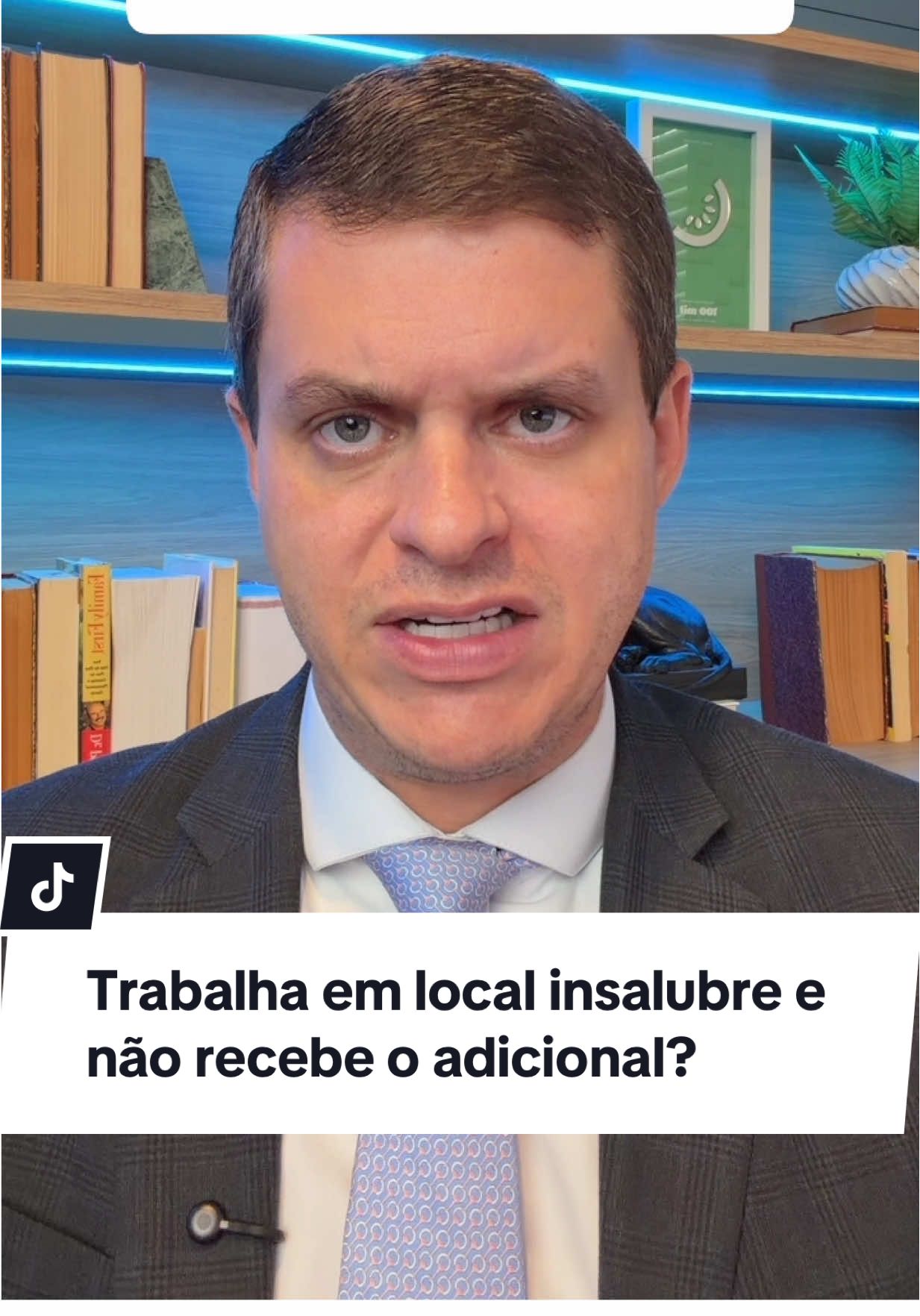 Você trabalha em ambiente com ruído, calor, produtos químicos ou agentes nocivos e a empresa não paga insalubridade? Caso seja comprovado que o ambiente oferece riscos e não há pagamento do adicional, a empresa está descumprindo a legislação trabalhista. Nesse caso, o trabalhador pode buscar seus direitos na Justiça do Trabalho e requerer o pagamento retroativo do adicional, que pode variar entre 10%, 20% ou 40% sobre o salário mínimo, dependendo do grau de insalubridade. Você já passou por algo parecido na sua empresa? #advogado #trabalho #trabalhador