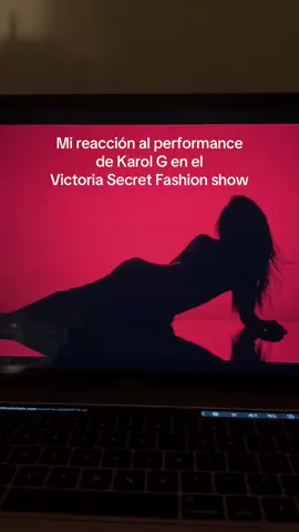 Simplemente aniquilo❤️‍🔥❤️‍🔥❤️‍🔥😭 #victoriasecretfashionshow #karolgvictoriasecret #karolg #latinaforeva 