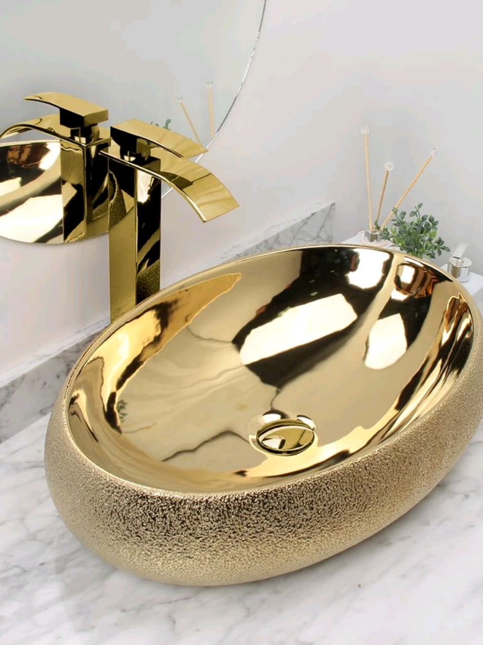 Kit Cuba pia cerâmica dourada 📌 Link na Bio ou comente EU Quero que envio o link 🛒 🛍️  #cuba #pia #shopeebrasil #conjuntobanheiro #dourado 