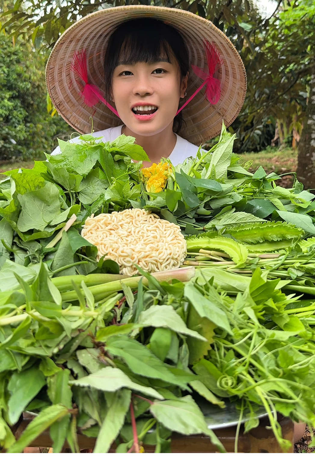 Mì cay với ít rau  #lauracoffee #nhatkimanh