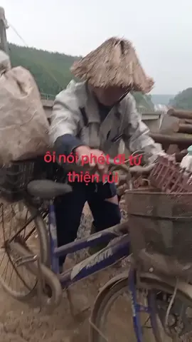 nghèo mà nói phét như thật nói phét đi từ thiện#luongchienyenbai #xuhuongtiktok #TikTokAwardsVN #daigiachandat 