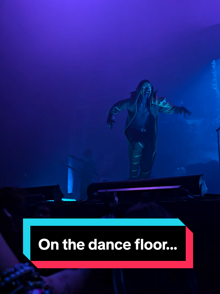 I still can't get over watching this in person  @Sleep Token at Oakland Arena 10-10-25  #sleeptokenband #sleeptoken #sleeptokenworship #eveninarcadia #eveninarcadiatour 