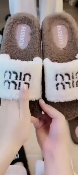 Dép lông quai ngang thiết kế thêu chữ minmin#phunuhienđai #depnuxinh #giaydep 