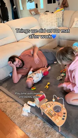 My favorite thing is that literally all 4 of us (including our dog) can enjoy this mat 🙌🏼 #babyfinds #babymusthaves #motherhood #momtok #musthave 