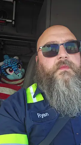 You can't have trains blocking the BUSIEST  commercial crossing between Canada and the USA  #ambassadorbridge #GordieHoweBridge #train 