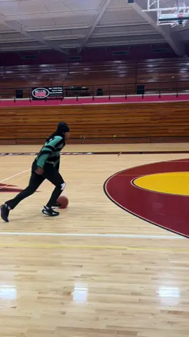 Lil dunk sesh with the guys!! #fyp #like #comment #juco #roadtod1 