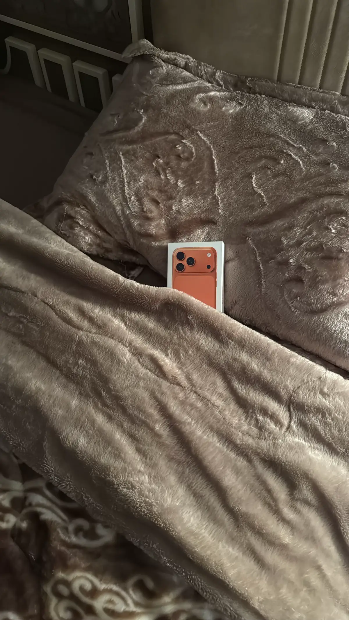 #ايفون17برو_ماكس #برتقالي_كوني #fyp #ترند #iphone 