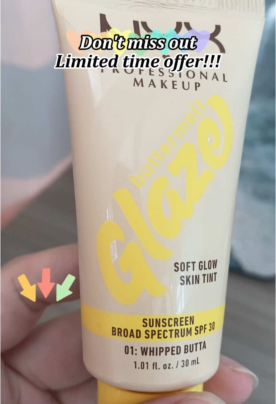 obsessed with the glazed skin this @nyxcosmetics_uk buttermelt glaze soft glow skin tint gives me ✨ makes my skin look plump, glowy and perfect 🤎  i’m in love!!@NYX Professional Makeup #nyx #nyxcosmetics #nyxskintint #skintint #glowyskin #glowymakeup #glassskin #glazeddonutskin #basemakeup #tiktokmademebuyit