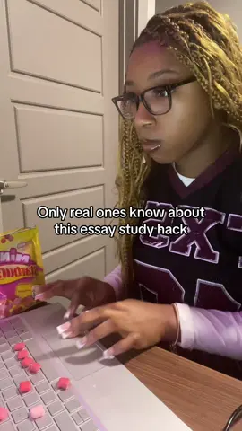 I just love smodin 🤧❤️ #fyp #college #studyhacks #essay #relatable 