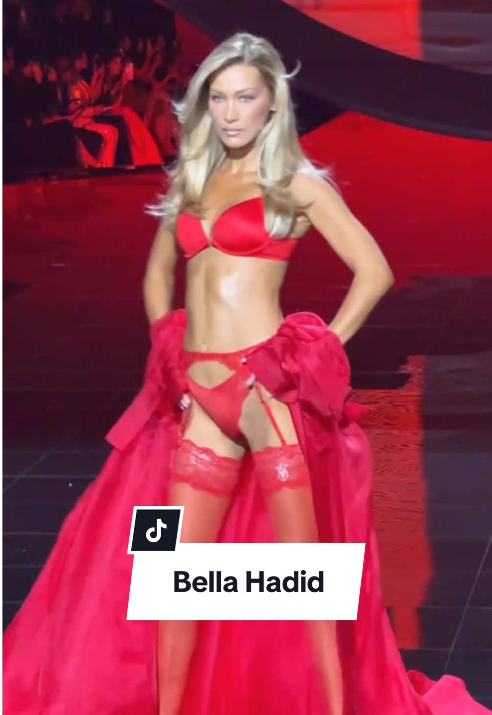 @Bella Hadid just walked the @Victoria’s Secret 2025 show in NYC. #voguegermany #bellahadid #victoriassecret #vsmodel #vsangel 