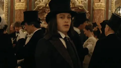 400 years of yearning and searching for her to reincarnate #dracula #draculalovetale #Love #movie #foryoupage 