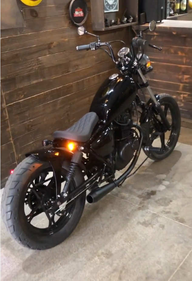 Um antes e depois desse projeto lindo da @jimmybsboficial  #bobber #intruder125 #custombike #custombrasil #motocustom     