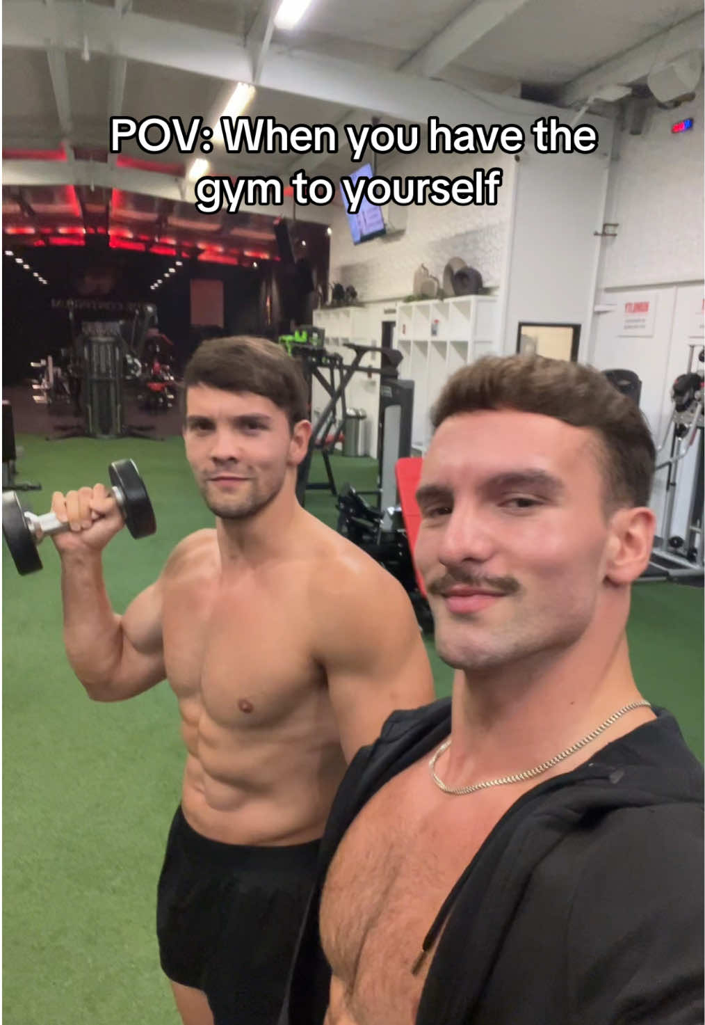 Definitely a vibe!! 🔥💪🏼 -Tag your gym partner  #twinsoftiktok#emptygym#fyp#foryou#Fitness 