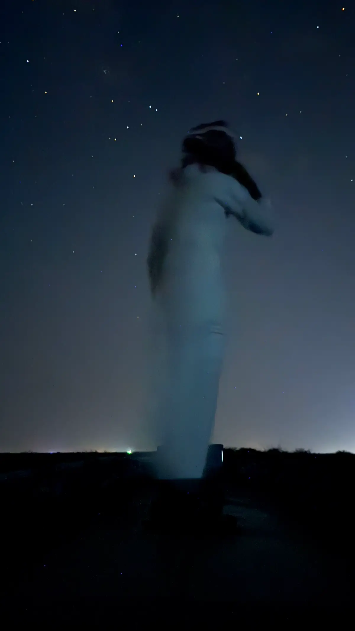 احسبك تمزح علي بحكاك لين منك بكت        