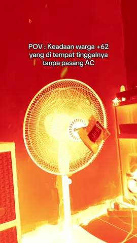 Kayaknya gak kegerahan tuh cuma pas mandi doang deh 🥵  #bmkg #panas #cikarang #fyp #warga62 