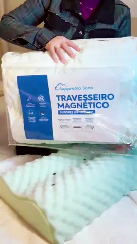 💤 Diga adeus às noites mal dormidas! O KIT Travesseiro Cervical Ortopédico Pillow Magnético chegou pra transformar seu sono! 💤✨ ✅ Alívio imediato das dores cervicais ✅ Tecnologia magnética + infravermelho terapêutico ✅ Anti-ronco e super confortável 🌙 Dormir bem é cuidar da sua saúde! 🛒 Garanta o seu agora 👉 #SonoPerfeito #ConfortoTotal #DigaAdeusAoRonco #PromoShopee #CuideDeVocê 
