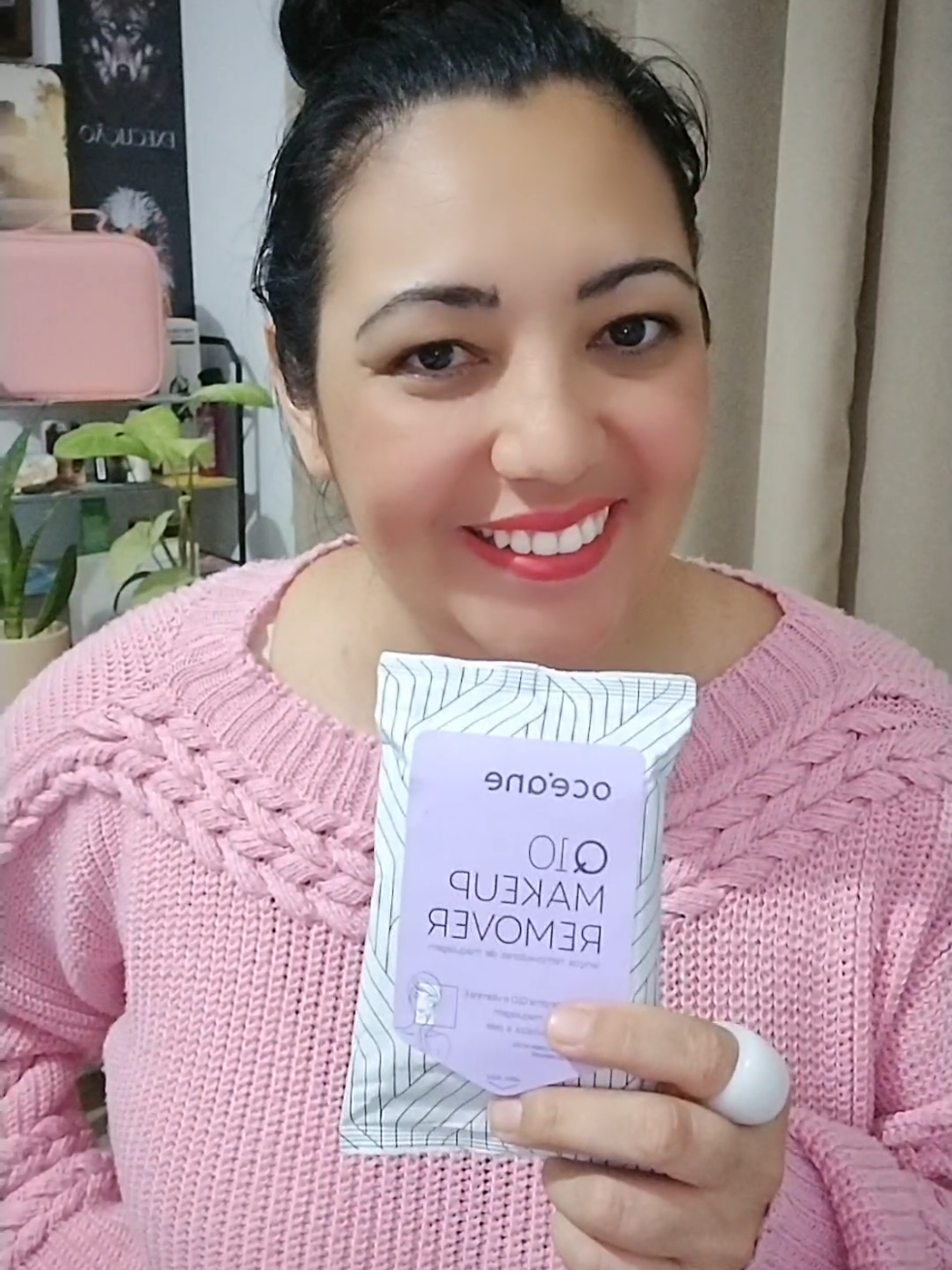 Lenços demaquilante Oceane com coenzima Q10, vitamina E, Aloé Vera e Chá Verde que hidratam, tonificam, suavizam linhas de expressão e reduzem a flacidez.  #demaquilante #lencodemaquilante #oceane #maquiagem #promotiktokshop 