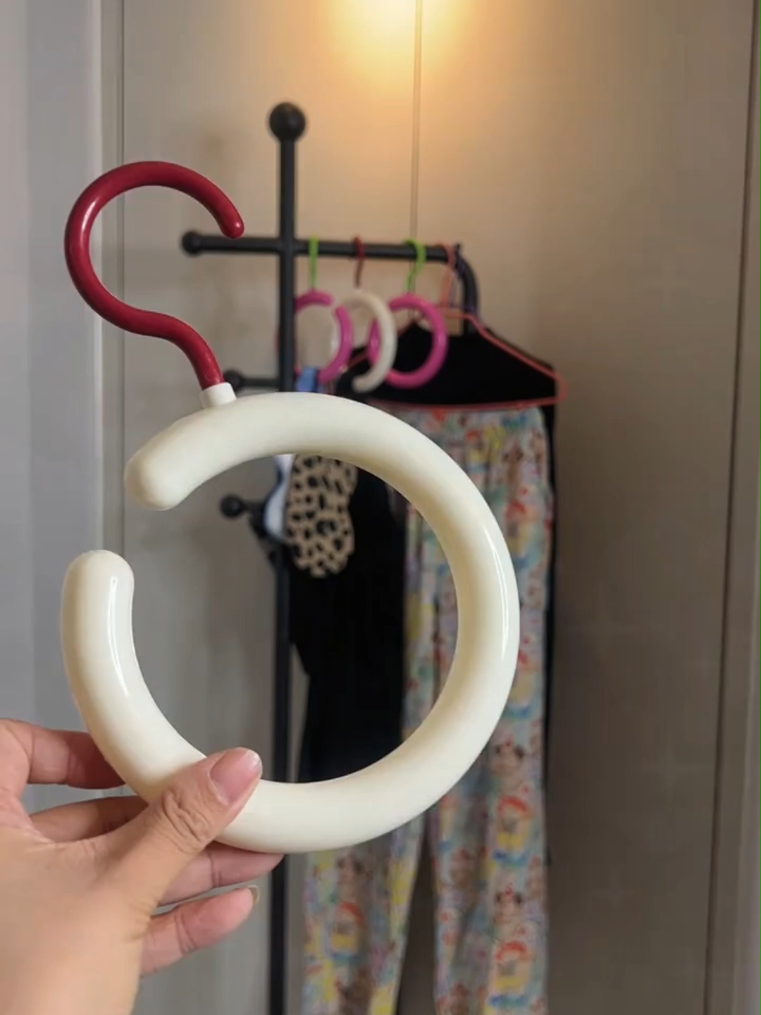 Dopamine Hat Organizer with Fun Patterns - Decorative for PH Entryways #PatternedDopamineOrganizerPH #EntrywayDecor #FilipinoHomeStorage MZSNQ