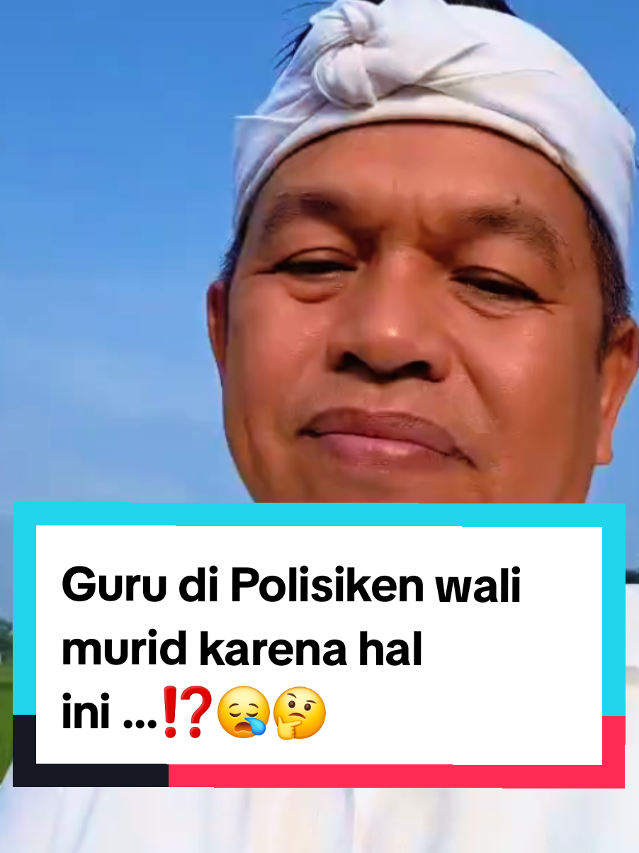 kang dedi mulyadi bersuara terkait adanya guru yang di polisikan oleh wali murid karena mendidik disiplinken siswa yang nakal di sekolah. KDM, mendidik anak adalah kewajiban kita semua. Di sekolah menjadi kewajiban guru, di rumah tanggungjawab orang tua. Bersama kita membentuk generasi yang ber adab ilmu dan ber etika. sc. : dedimulyadiofficial tiktok #kdm #kangdedimulyadi #dedimulyadi #guru #murid 