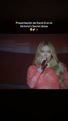 La canción perfecta para la ocasión😍🪽 #karolg #victoriassecretfashionshow #latina #2025 #angels 